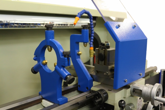 G-330ES Short Bed Centre Lathe - Image 3