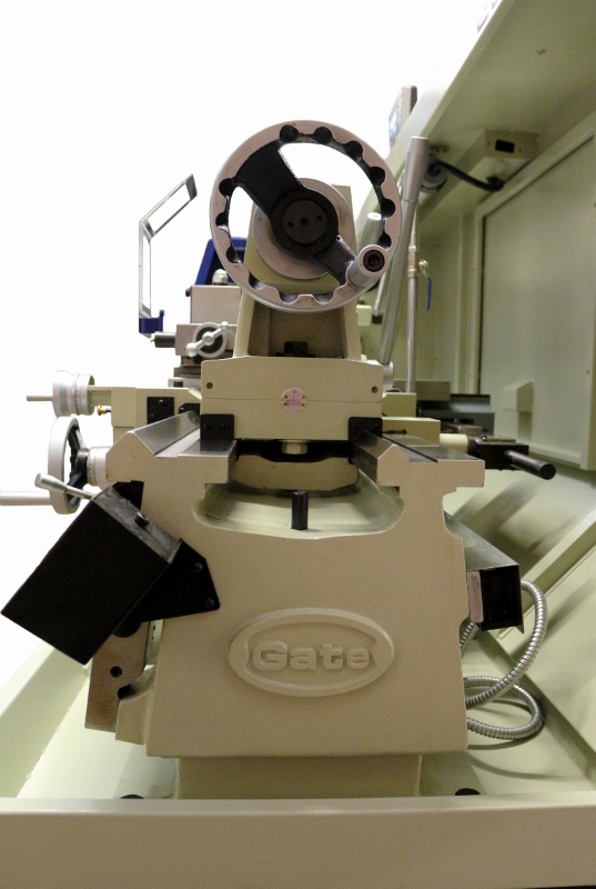 G-460C & 530C Heavy Duty Centre Lathes - Image 11