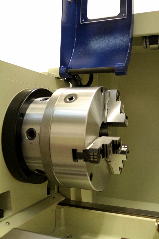 G-460C & 530C Heavy Duty Centre Lathes - Image 7